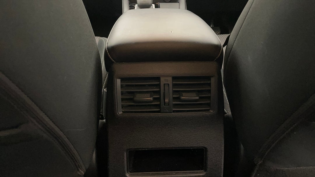 2022 Mitsubishi Outlander Es 7 Seat (2WD), Automatic, 67582 km, Rear A/C Vent