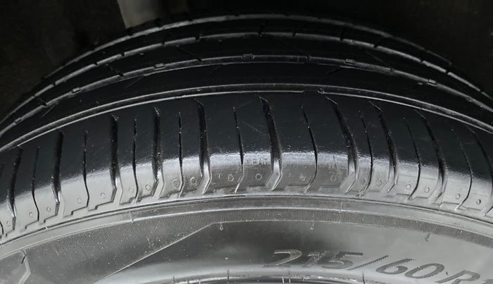 2017 Maruti Vitara Brezza ZDI, Diesel, Manual, 77,501 km, Right Rear Tyre Tread