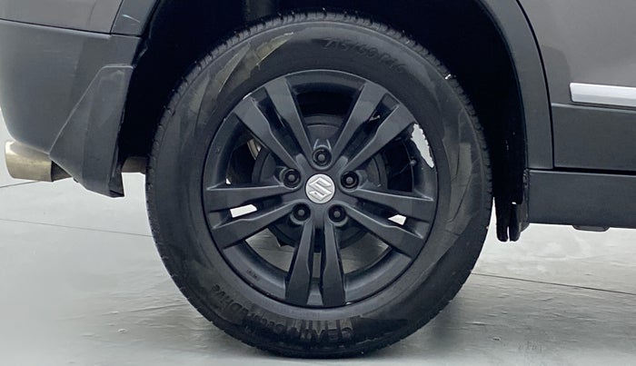 2017 Maruti Vitara Brezza ZDI, Diesel, Manual, 77,501 km, Right Rear Wheel