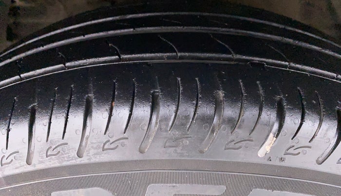 2020 Mahindra XUV300 1.2 W6 MT, Petrol, Manual, 21,466 km, Left Front Tyre Tread