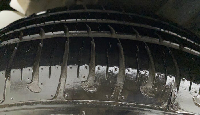 2018 Hyundai GRAND i10 PRIME T+ CNG, CNG, Manual, 39,732 km, Right Rear Tyre Tread