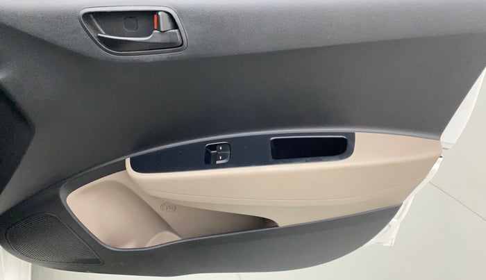 2018 Hyundai GRAND i10 PRIME T+ CNG, CNG, Manual, 39,732 km, Driver Side Door Panels Control