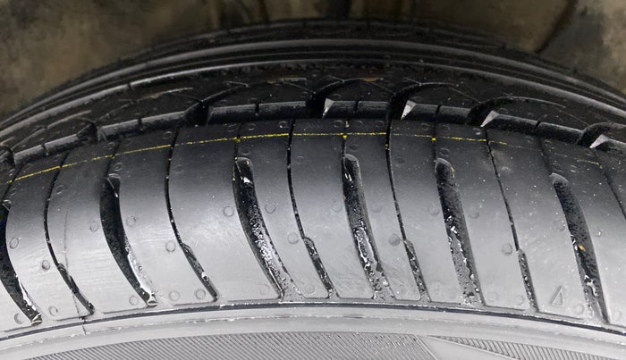 2015 Hyundai Elite i20 MAGNA 1.2, Petrol, Manual, 78,528 km, Right Front Tyre Tread