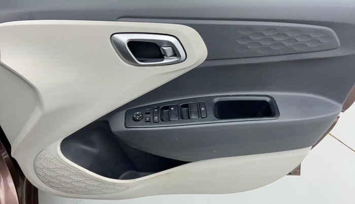 2020 Hyundai AURA SX 1.2 (O), Petrol, Manual, 35,860 km, Driver Side Door Panels Control