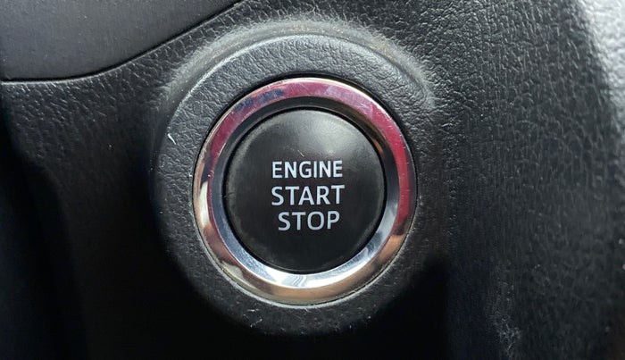 2016 Toyota Innova Crysta 2.4 VX 7 STR, Diesel, Manual, 72,147 km, Keyless Start/ Stop Button