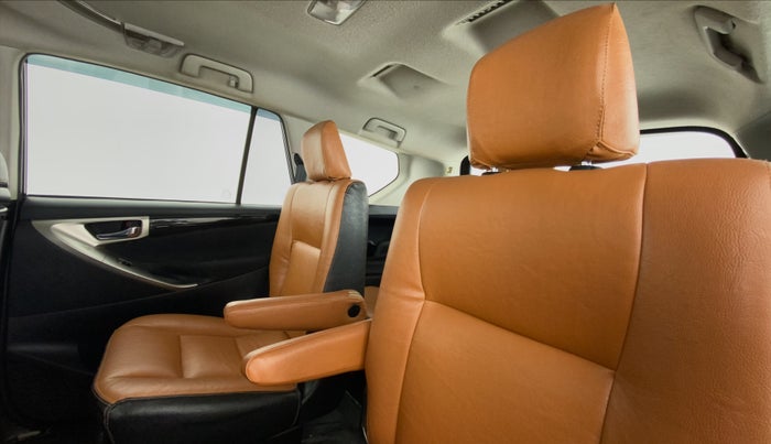 2016 Toyota Innova Crysta 2.4 VX 7 STR, Diesel, Manual, 72,147 km, Right Side Rear Door Cabin