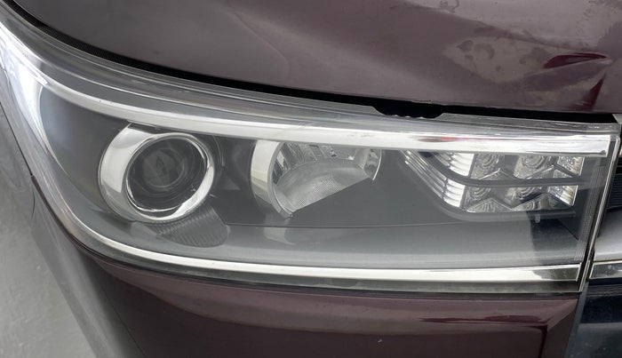 2016 Toyota Innova Crysta 2.4 VX 7 STR, Diesel, Manual, 72,147 km, Right headlight - Minor scratches