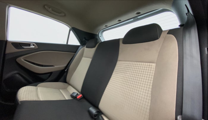 2020 Hyundai Elite i20 1.2 SPORTS PLUS VTVT, Petrol, Manual, 15,517 km, Right Side Rear Door Cabin