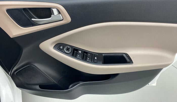 2020 Hyundai Elite i20 1.2 SPORTS PLUS VTVT, Petrol, Manual, 15,517 km, Driver Side Door Panels Control