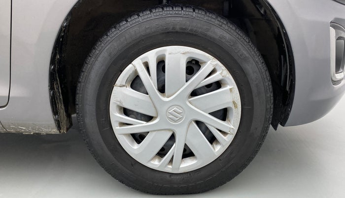 2015 Maruti Swift VXI, Petrol, Manual, 61,768 km, Right Front Wheel