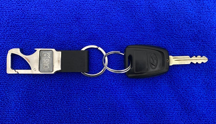 2019 Hyundai Grand i10 MAGNA 1.2 KAPPA VTVT, Petrol, Manual, 32,717 km, Key Close Up