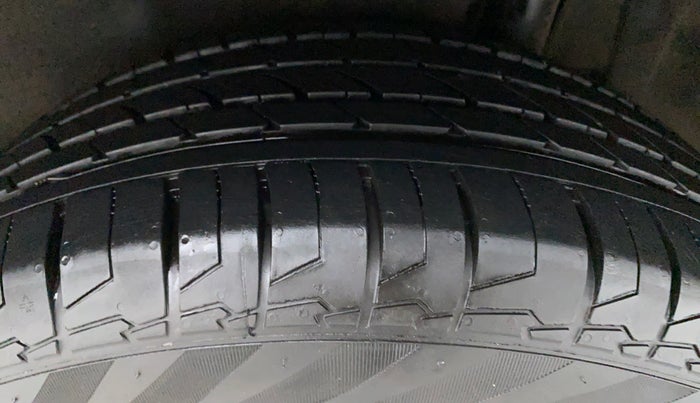 2021 Maruti S Cross ZETA SHVS PETROL, Petrol, Manual, 6,885 km, Left Rear Tyre Tread