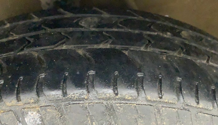 2018 Maruti Alto K10 VXI, CNG, Manual, 35,849 km, Left Front Tyre Tread