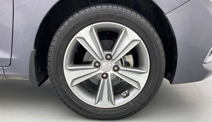 2017 Hyundai Verna 1.6 SX VTVT, Petrol, Manual, 29,275 km, Right Front Wheel