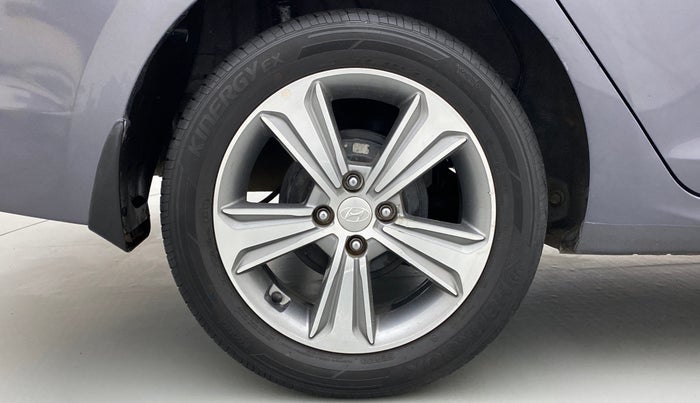 2017 Hyundai Verna 1.6 SX VTVT, Petrol, Manual, 29,275 km, Right Rear Wheel