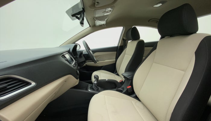 2017 Hyundai Verna 1.6 SX VTVT, Petrol, Manual, 29,275 km, Right Side Front Door Cabin