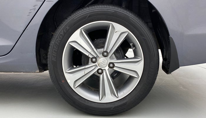 2017 Hyundai Verna 1.6 SX VTVT, Petrol, Manual, 29,275 km, Left Rear Wheel