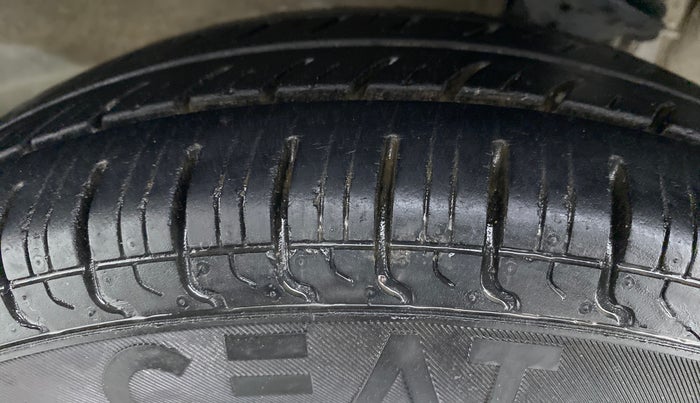 2019 Maruti Alto 800 LXI, Petrol, Manual, 12,138 km, Left Front Tyre Tread