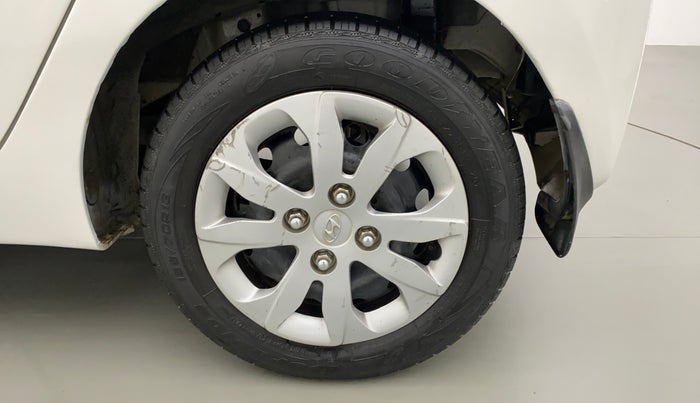2017 Hyundai Eon SPORTZ, Petrol, Manual, 60,388 km, Left Rear Wheel