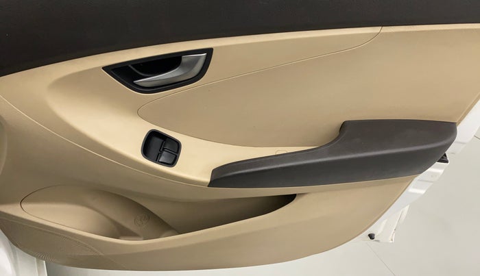 2017 Hyundai Eon SPORTZ, Petrol, Manual, 60,388 km, Driver Side Door Panels Control