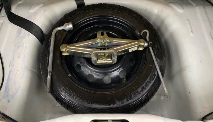 2017 Hyundai Eon SPORTZ, Petrol, Manual, 60,388 km, Spare Tyre