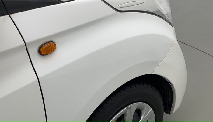 2017 Hyundai Eon SPORTZ, Petrol, Manual, 60,388 km, Right fender - Slightly dented
