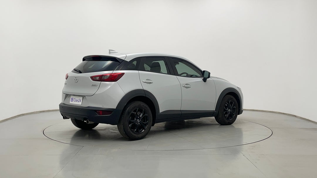 Right Back Diagonal (45- Degree) View