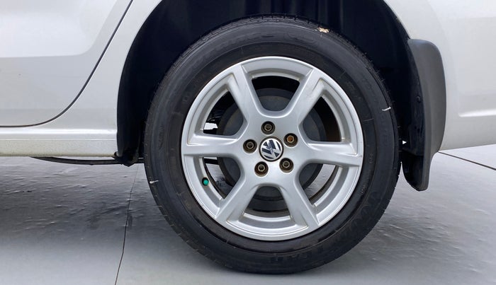 2014 Volkswagen Vento HIGHLINE DIESEL, Diesel, Manual, 1,05,831 km, Left Rear Wheel