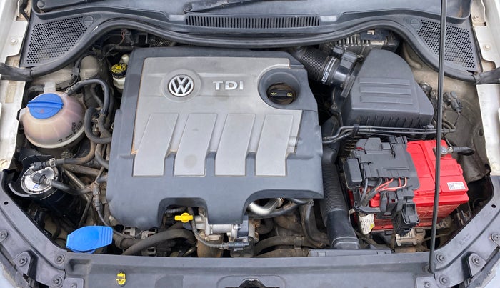 2014 Volkswagen Vento HIGHLINE DIESEL, Diesel, Manual, 1,05,831 km, Open Bonet