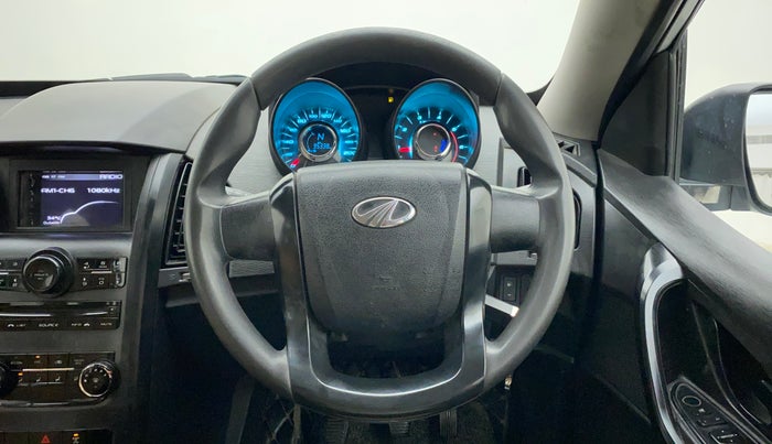 2019 Mahindra XUV500 W5, Diesel, Manual, 95,338 km, Steering Wheel Close Up