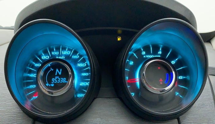 2019 Mahindra XUV500 W5, Diesel, Manual, 95,338 km, Odometer Image