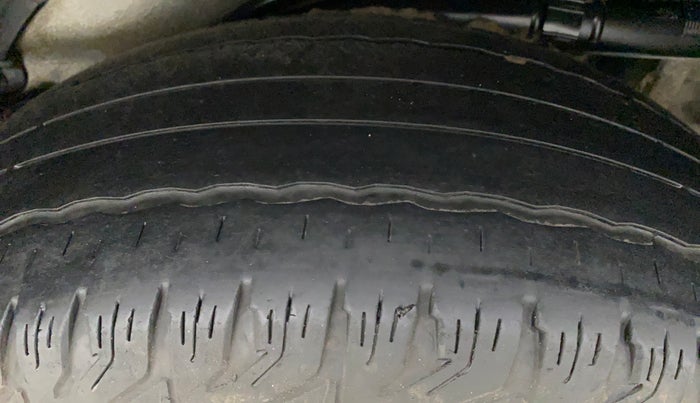 2019 Mahindra XUV500 W5, Diesel, Manual, 95,338 km, Left Rear Tyre Tread