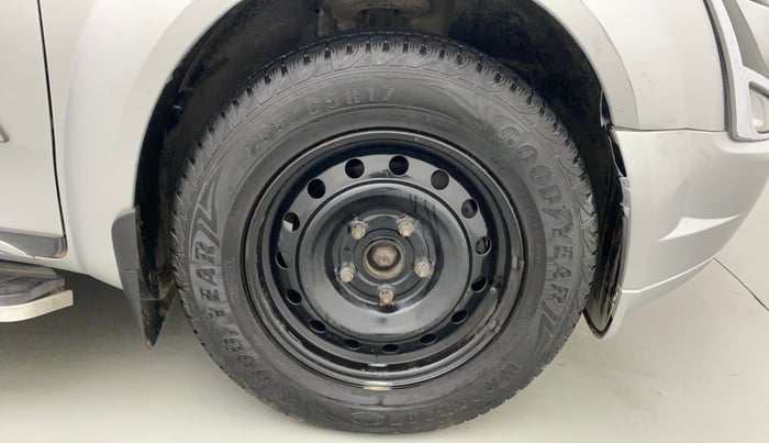 2019 Mahindra XUV500 W5, Diesel, Manual, 95,338 km, Right Front Wheel