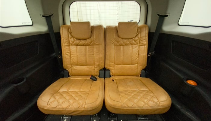 2019 Mahindra XUV500 W5, Diesel, Manual, 95,338 km, Third Seat Row ( optional )