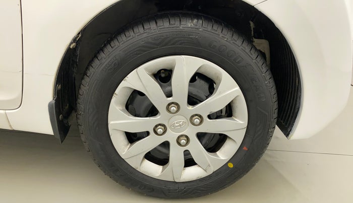 2015 Hyundai Eon MAGNA +, Petrol, Manual, 53,812 km, Right Front Wheel