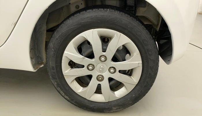 2015 Hyundai Eon MAGNA +, Petrol, Manual, 53,812 km, Left Rear Wheel