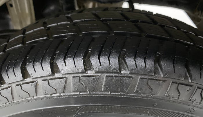 2015 Maruti Alto 800 LXI, Petrol, Manual, 1,17,562 km, Left Rear Tyre Tread