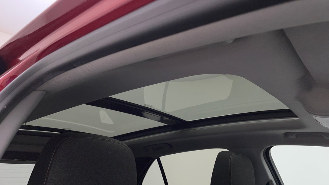 Interior Sunroof/Moonroof