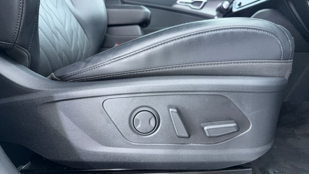 2024 Kia Sportage Sx+ (AWD), Automatic, 26788 km, Drivers Side Adjustment Panel