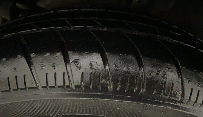 2018 Maruti Celerio X ZXI AMT, CNG, Automatic, 1,01,581 km, Right Rear Tyre Tread