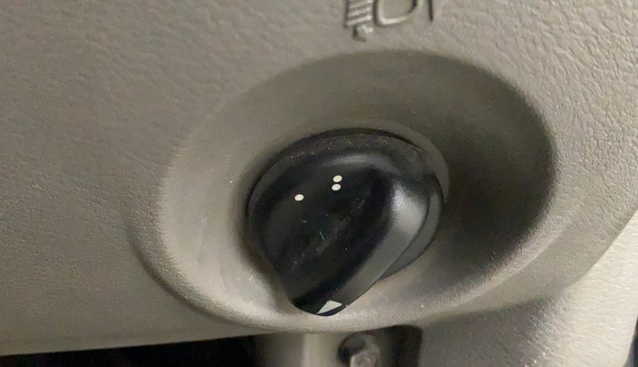 2016 Datsun Redi Go S, Petrol, Manual, 58,107 km, Dashboard - Headlight height adjustment not working