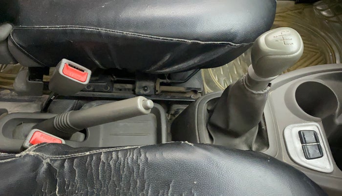 2016 Datsun Redi Go S, Petrol, Manual, 58,107 km, Gear Lever