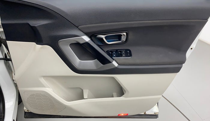 2022 Tata Safari XT PLUS, Diesel, Manual, 39,984 km, Driver Side Door Panels Control