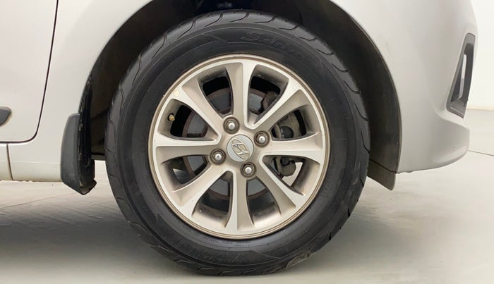 2016 Hyundai Grand i10 ASTA (O) AT 1.2 KAPPA VTVT, Petrol, Automatic, 1,31,017 km, Right Front Wheel