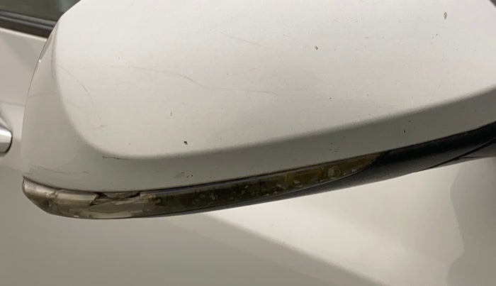 2016 Hyundai Grand i10 ASTA (O) AT 1.2 KAPPA VTVT, Petrol, Automatic, 1,31,017 km, Right rear-view mirror - Indicator light has minor damage
