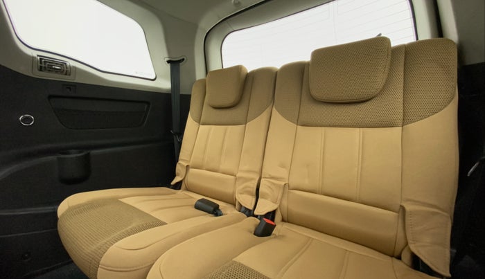 2018 Mahindra XUV500 W7 FWD, Diesel, Manual, 51,431 km, Third Seat Row ( optional )