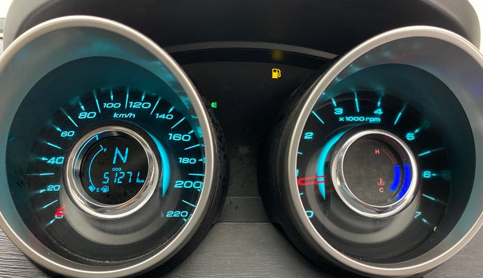 2018 Mahindra XUV500 W7 FWD, Diesel, Manual, 51,431 km, Odometer Image