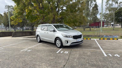 2015 Kia Carnival Si Automatic, 75k kms Petrol Car