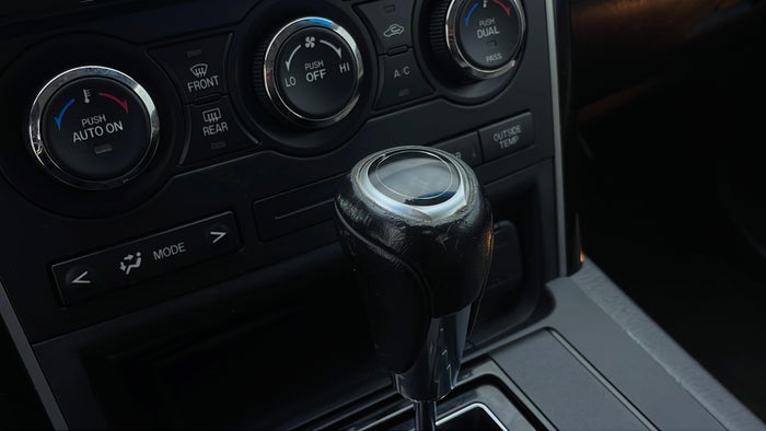 MAZDA CX 9-Gear lever Knob Scratch