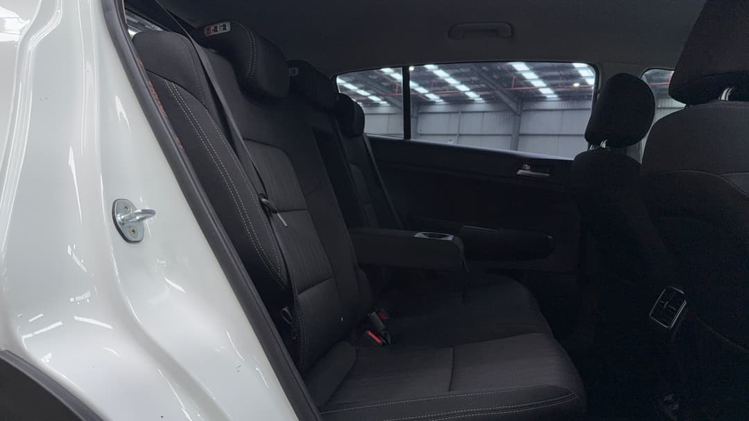 2018 Kia Sportage Si (FWD), Automatic, 84606 km, Right Side Rear Door Cabin View